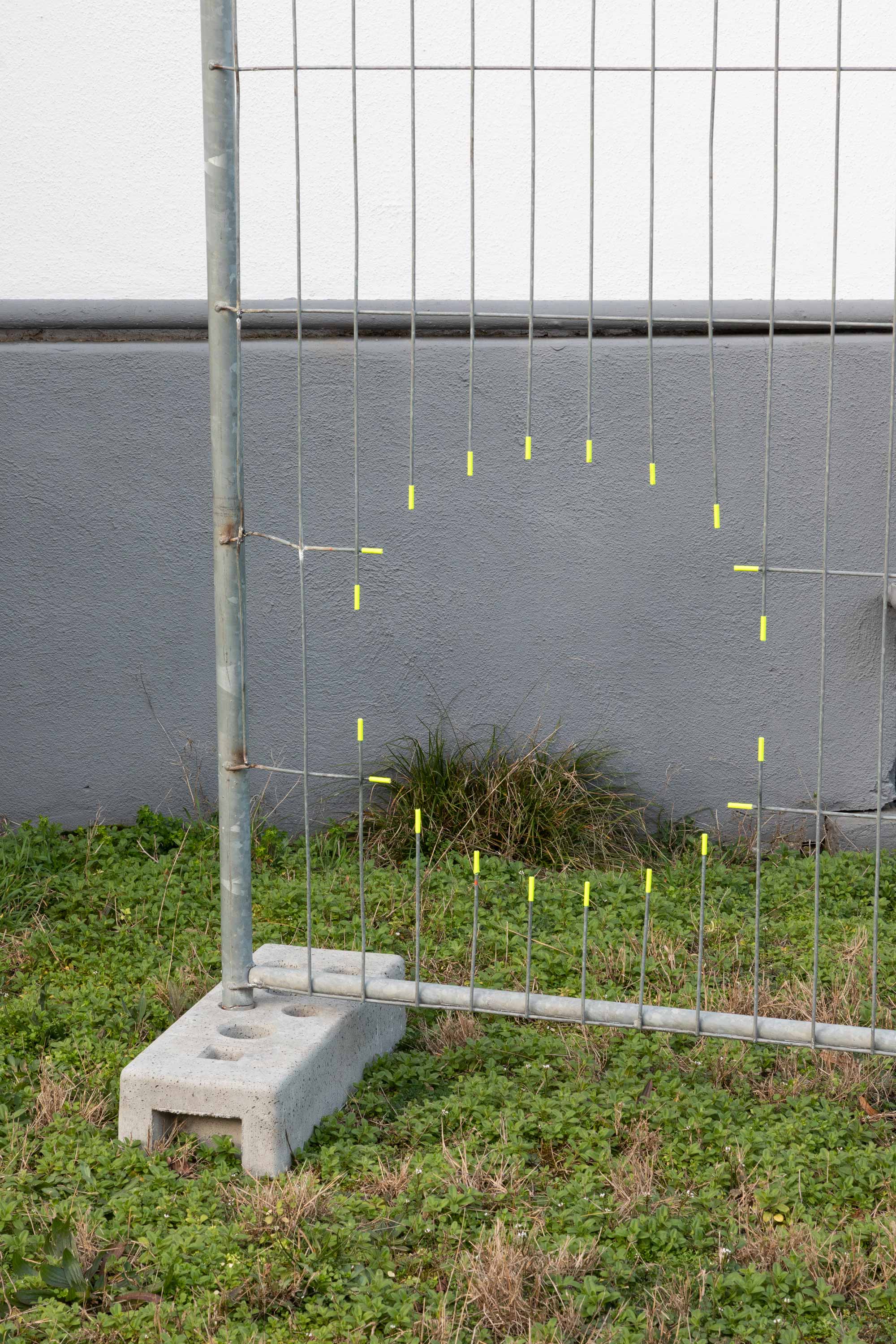 Clemens Lauer, *Gate Fence*, galvanized steel, 350×200cm⠀