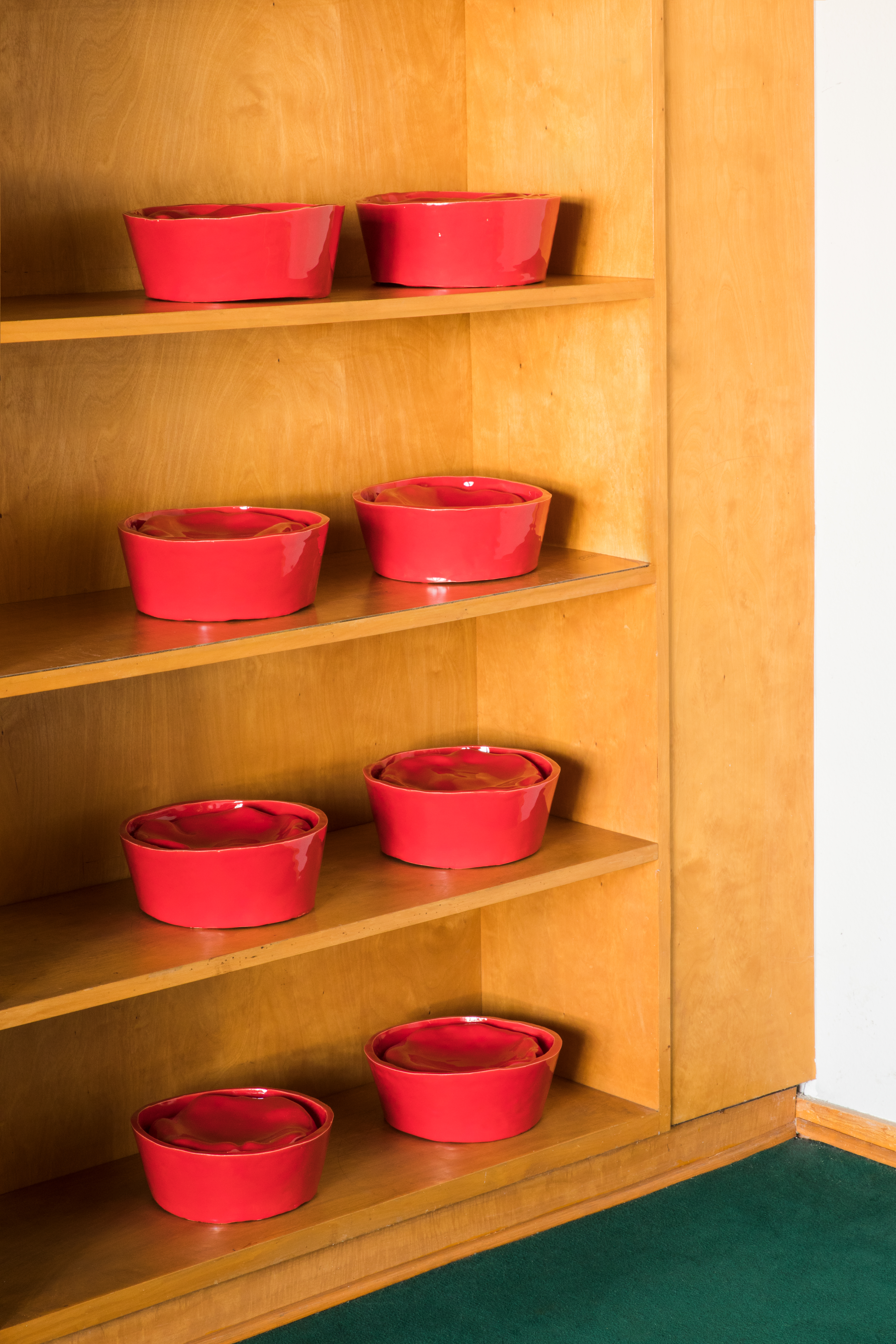 Marcel Strauß, *The Highest Gericht*, glazed ceramic, 23×23×9cm