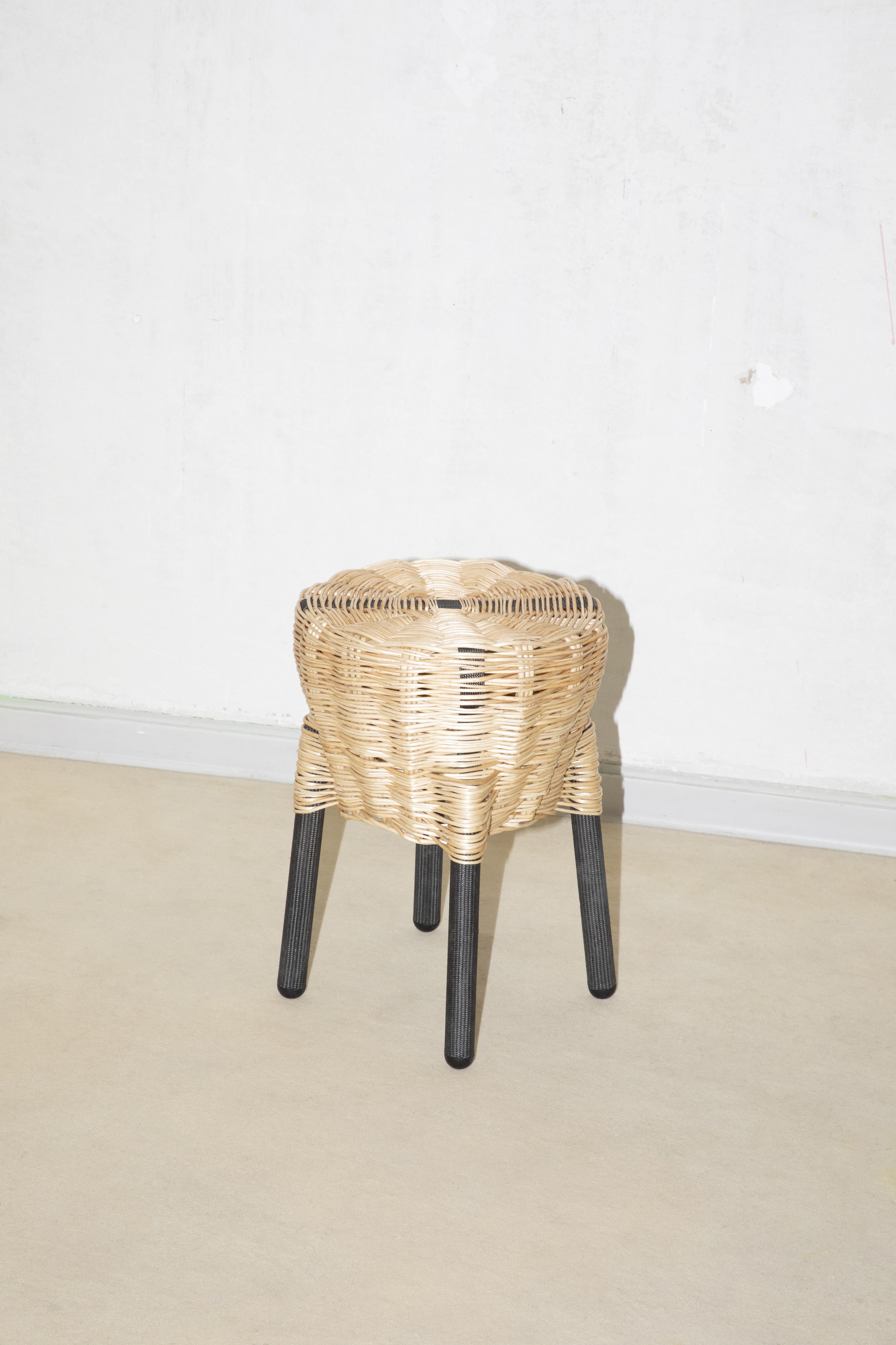 Anne-Sophie Oberkrome, *Willow*, carbon, wicker, 33×33×47cm