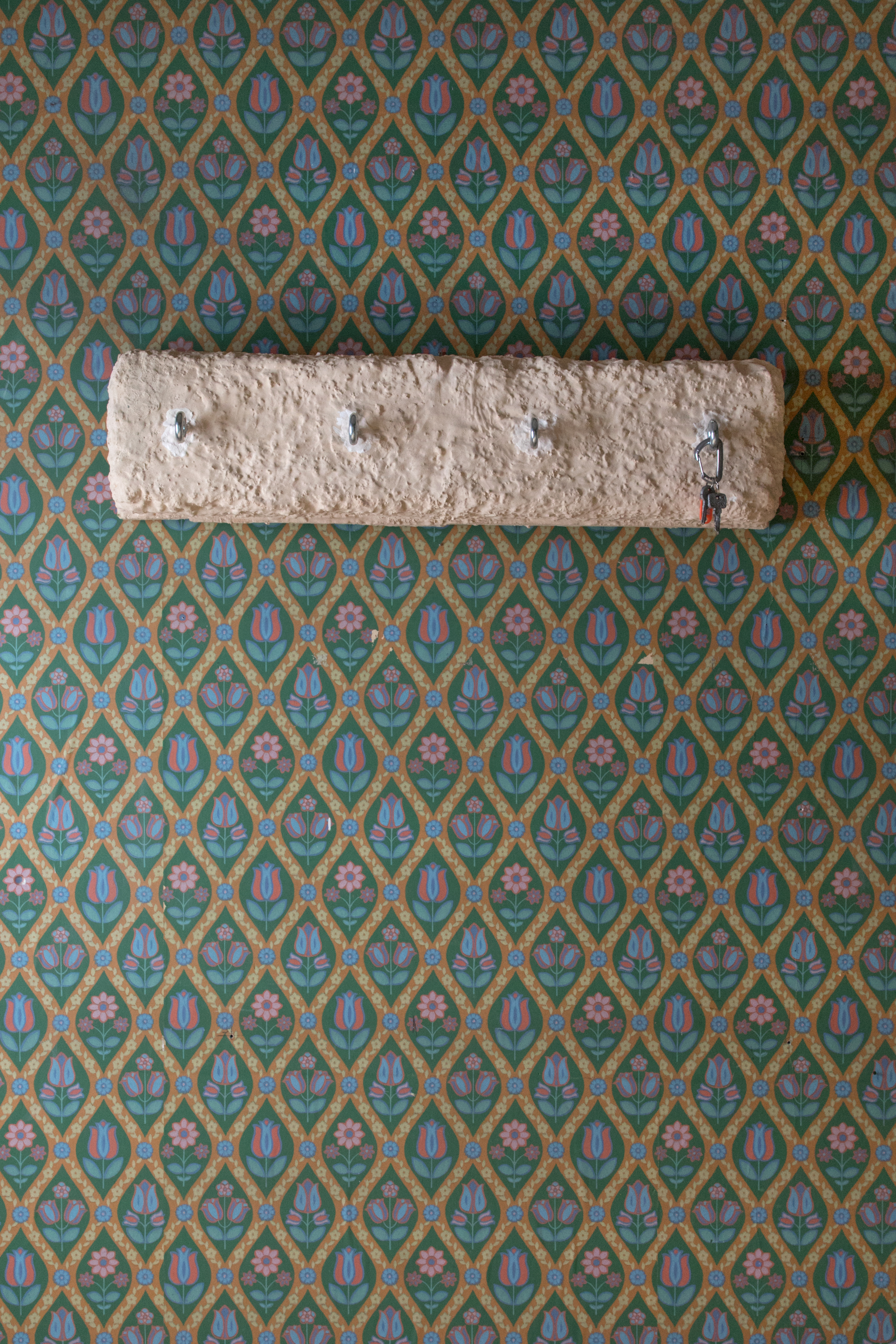 Jannis Zell, *Hook Strip Roon*, 100×25×20cm